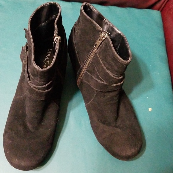 Black Suede Ankle Booties 9M - Picture 2 of 4